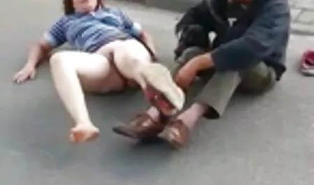 بلوند صد داستان سکسی با زن عمو کثیف مرد خود را با یک استراپون تنگ می کند