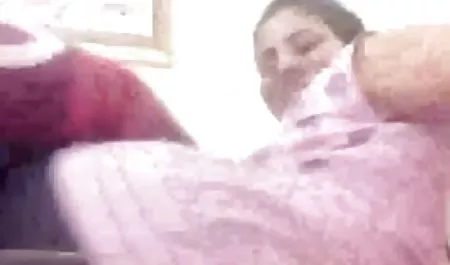 آماتور ورزش ها در اولین بازیگری نوار می کند و از صد داستان سکسی شهوتناک پا پا می گذارد