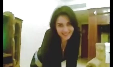 chica صد داستان سکسی خفن se masturba mientras escucha su cantante prefido