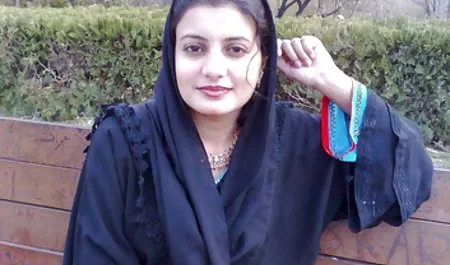 آماتور هندی Fucks گای سفید صد داستان سکسی جدید