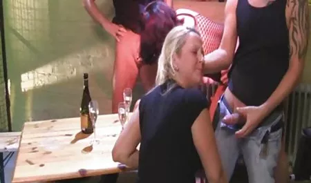 Busty صد داستان س MILF - 11